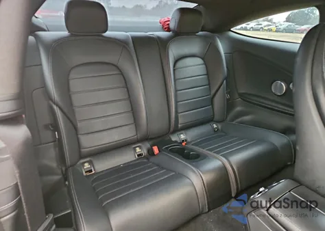 2017 Mercedes-Benz C 300 z USA, uszkodzony, nr VIN WDDWJ4JB2HF354180